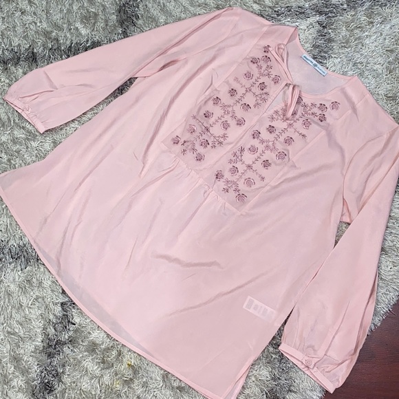 Signature Tops - Signature collection pink embroidered blouse sz XL